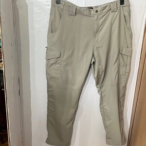 Tru-Spec Men's Stylish Beige Cargo Pants. Waist 44 length 32, also adjustable.